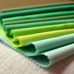 Plecionka czy szenil na narożnik do salonu – co wybrać?